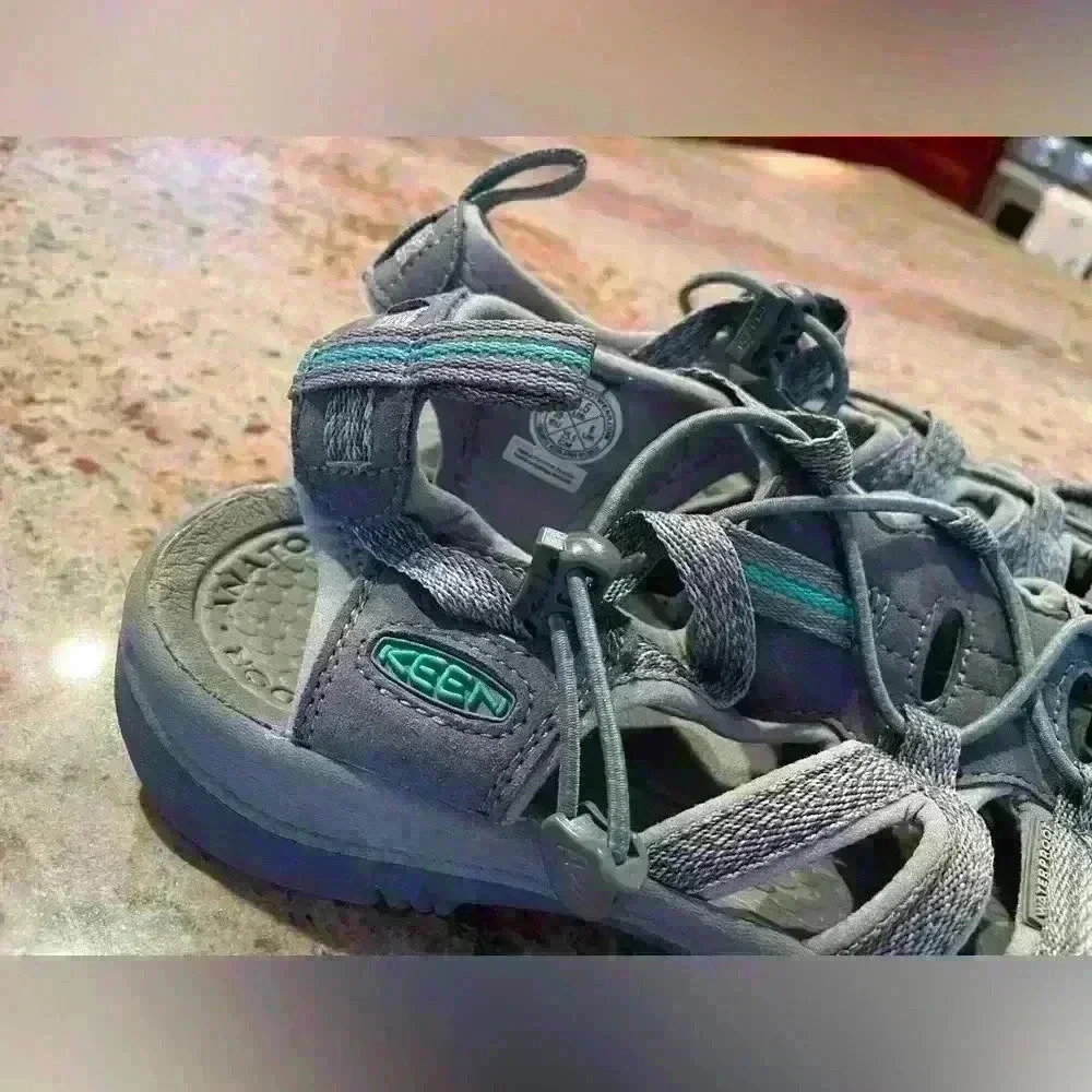 Keen Whisper Waterproof Sandals Shoes Womens Size 8.5 Gray Outdoor Sport Trail - Picture 3 of 14